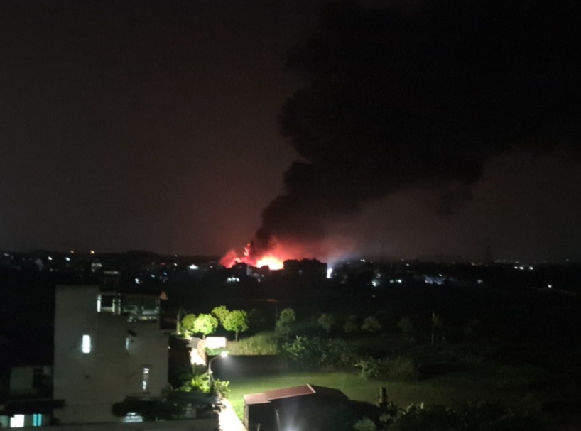 Cháy lớn tại xưởng cồn ở xã An Thượng, Hoài Đức - Ảnh 2