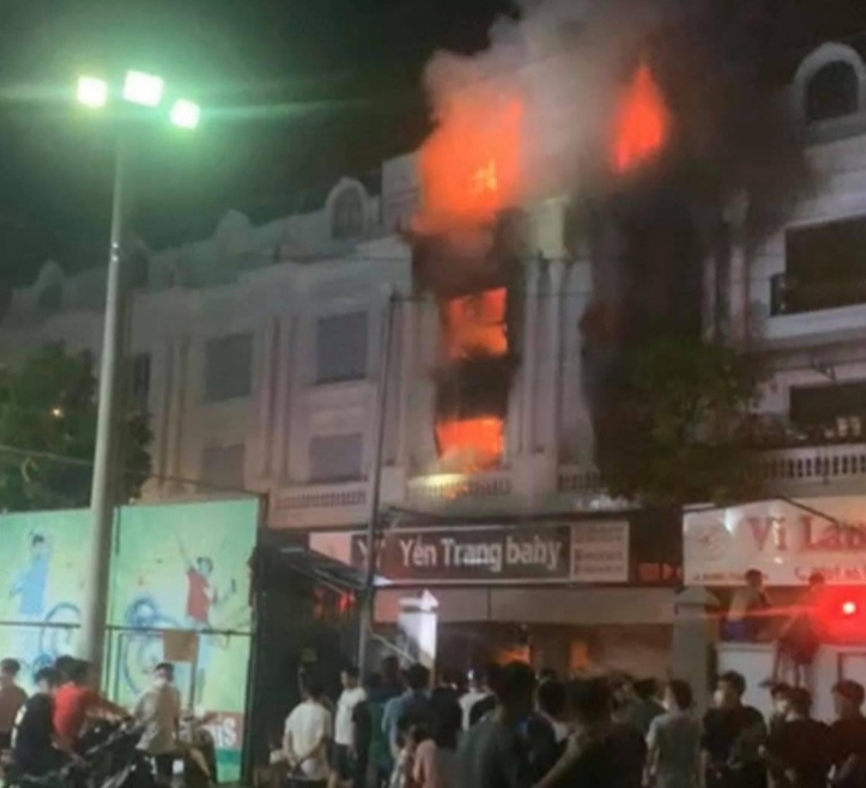 Hà Nội: Điều tra làm rõ vụ cháy lớn tại shop quần áo ở Ninh Hiệp - Ảnh 2