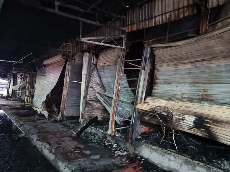 Tiểu thương điêu đứng sau vụ cháy tại chợ Trung tâm Núi Đèo, Thuỷ Nguyên - Ảnh 2
