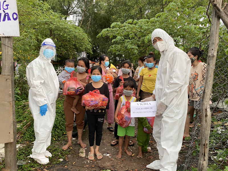 “Chú Cuội – Chị Hằng VKBIA” đem Trung thu ước mơ đến với các em thiếu nhi có hoàn cảnh khó khăn - Ảnh 3