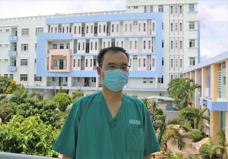 Những thầy thuốc từ Thủ đô vào Tiền Giang cứu bệnh nhân Covid-19 nặng - Ảnh 1