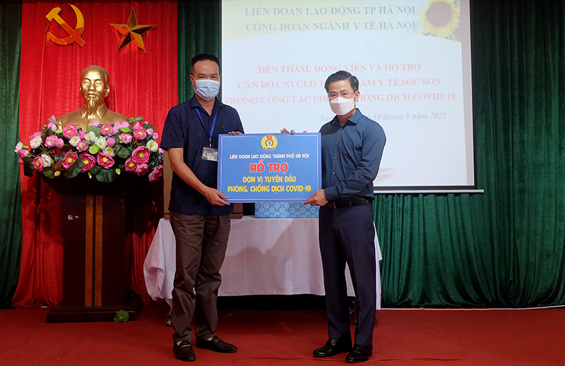 Trao 1.200 túi “An sinh Công đoàn” tới công nhân lao động khó khăn tại huyện Sóc Sơn - Ảnh 2