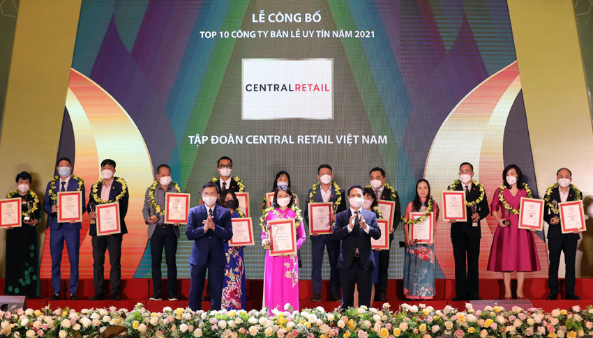Central Retail đoạt vị trí quán quân Top 10 công ty uy tín ngành bán lẻ năm 2021 - Ảnh 1