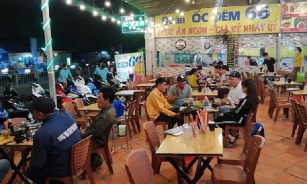 TP Hồ Chí Minh: Vì sao quán ăn, nhà hàng phục vụ tại chỗ không được bán rượu bia? - Ảnh 1