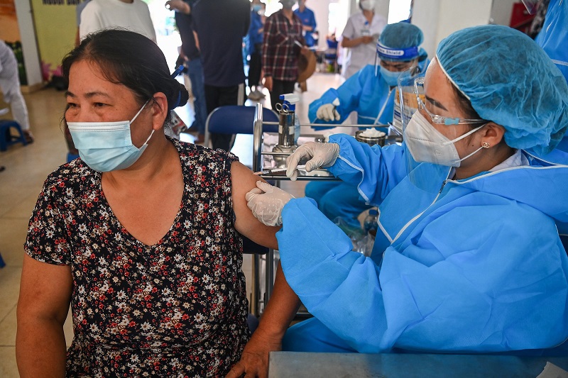 Quận Hoàn Kiếm: Người lao động tự do phấn khởi được tiêm vaccine Covid-19 - Ảnh 5