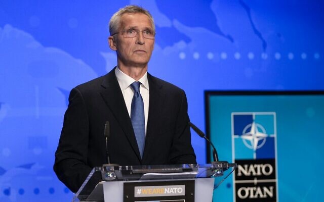 NATO sẽ sử dụng một số "đòn bẩy” buộc Taliban tuân thủ cam kết - Ảnh 1