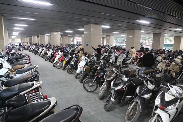 Công ty Metro Hanoi cho mượn chỗ đỗ xe miễn phí dịp cuối tuần - Ảnh 1