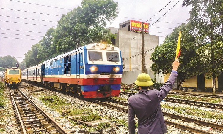 Giải quyết khó khăn, vướng mắc của ngành đường sắt - Ảnh 1