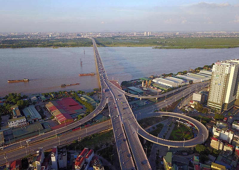 Những cây cầu nối bờ vui của Hà Nội "cổ kính" với "Quận Ocean" - Ảnh 1