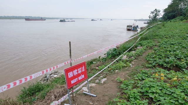 Hà Nội: Cận cảnh hàng loạt sự cố đê điều nghiêm trọng do ảnh hưởng mưa bão - Ảnh 8
