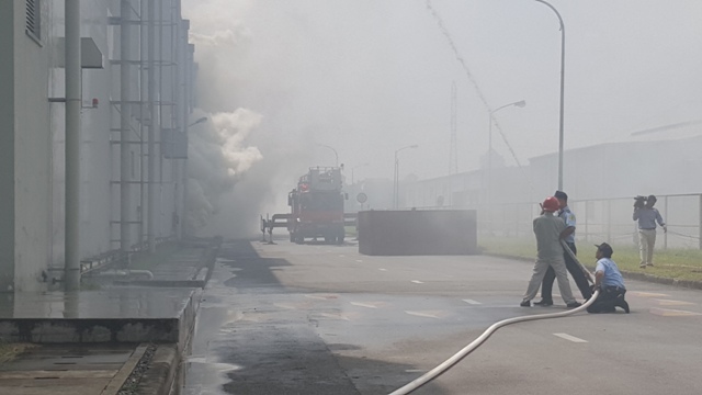 “Cháy” lớn tại khu Công nghiệp Thăng Long, cảnh sát PCCC giải cứu nhiều người mắc kẹt - Ảnh 12