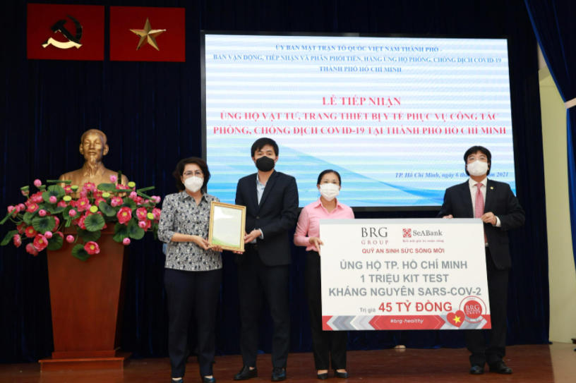 BRG và SeABank ủng hộ 1 triệu kit test kháng nguyên SARS-COV-2 trị giá 45 tỷ đồng cho TP Hồ Chí Minh - Ảnh 1