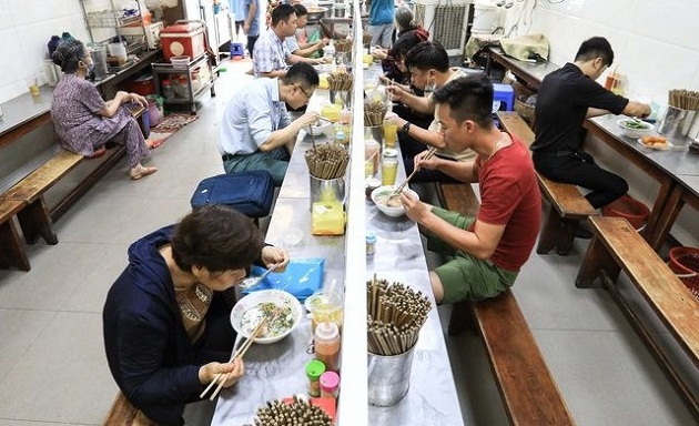TP Hồ Chí Minh: Sở Công Thương đề nghị cho phép các cơ sở dịch vụ ăn uống được phục vụ tại chỗ - Ảnh 1