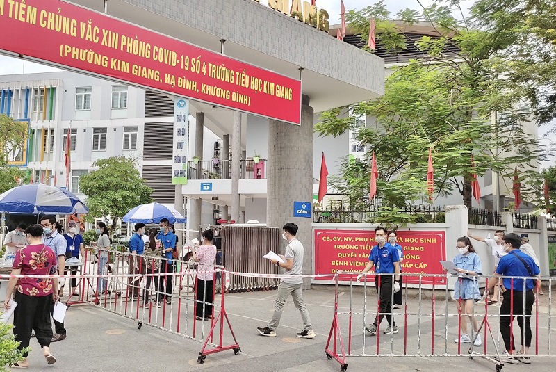 Quận Thanh Xuân: Đẩy nhanh chiến dịch tiêm chủng vaccine phòng Covid-19 - Ảnh 2