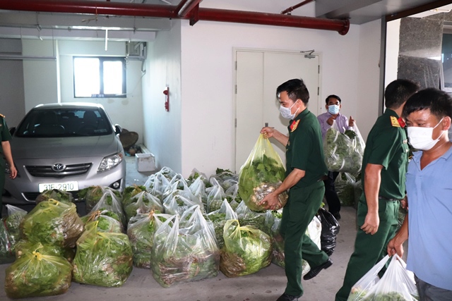 Phú Xuyên hỗ trợ nông dân tiêu thụ nông sản những ngày giãn cách xã hội - Ảnh 2