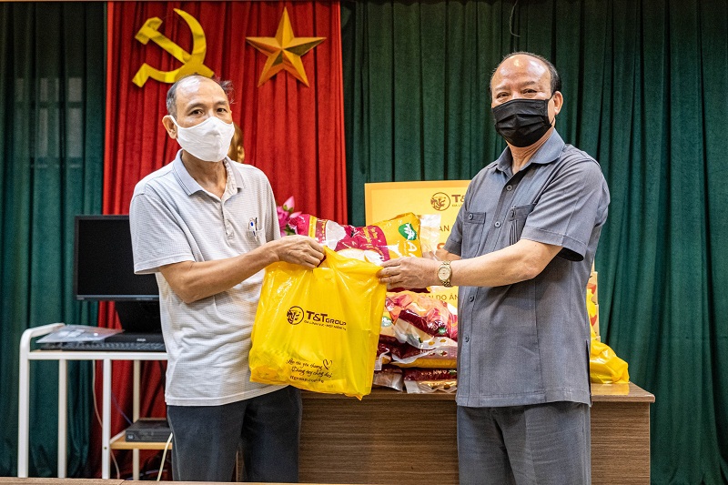 T&T Group tặng 3.000 suất quà cho người dân Hà Nội gặp khó khăn do dịch Covid-19 - Ảnh 3