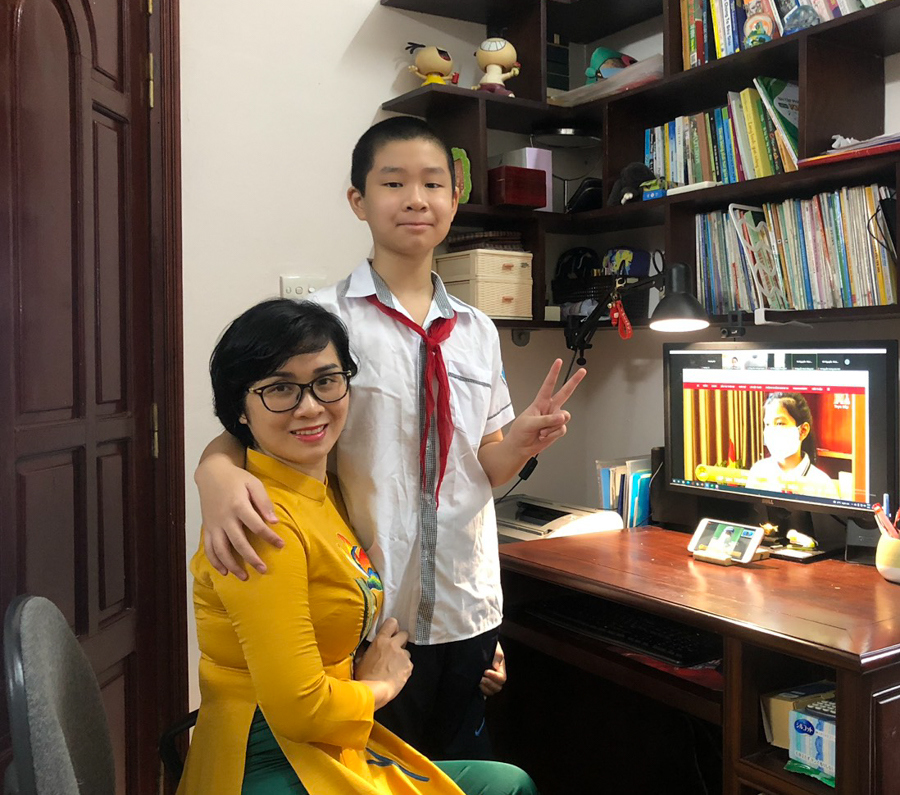 [Ảnh] Muôn sắc màu khai giảng trực tuyến tại nhà của thầy cô và học sinh Hà Nội - Ảnh 9