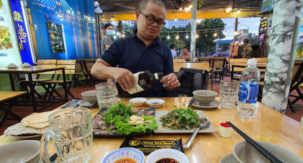 TP Hồ Chí Minh: Đề xuất cho phép tất cả hàng quán được bán bia, rượu - Ảnh 1