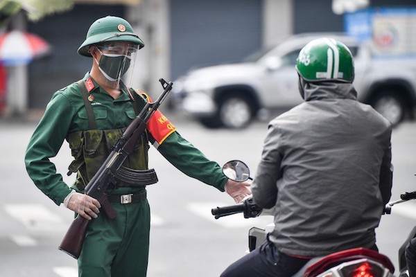 Trong 2 ngày, TP Hồ Chí Minh xử phạt 1,3 tỷ đồng vi phạm quy định giãn cách xã hội - Ảnh 1