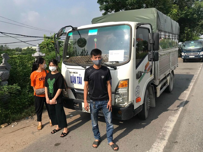 Hà Nội: Gần 900 trường hợp vi phạm phòng chống dịch, phát hiện xe tải "luồng xanh" chở 2 cô gái - Ảnh 2