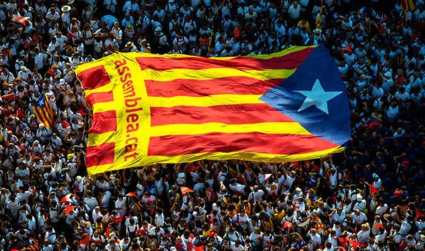 Hậu quả kinh tế nếu Catalonia tách khỏi Tây Ban Nha - Ảnh 1