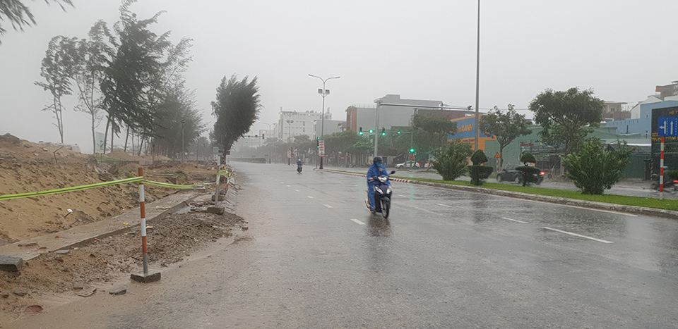Bão số 5 đã gây mưa to tại Đà Nẵng - Ảnh 1