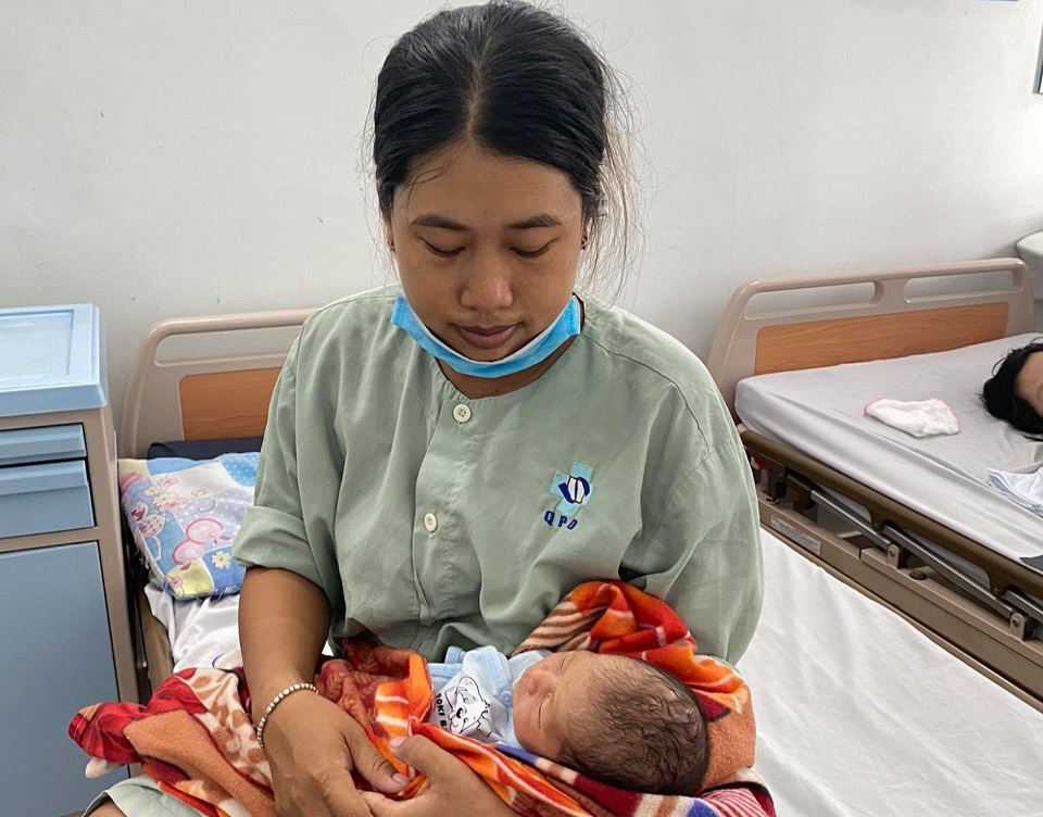 Quảng Ngãi: Chuyện vượt bão sinh con của thai phụ đảo Lý Sơn - Ảnh 2