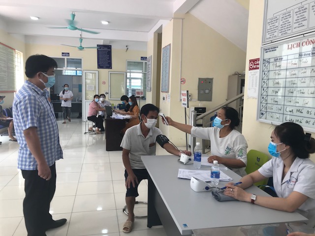 Huyện Thanh Oai: Dồn lực xét nghiệm diện rộng, tiêm vaccine phòng Covid-19 cho người dân - Ảnh 2