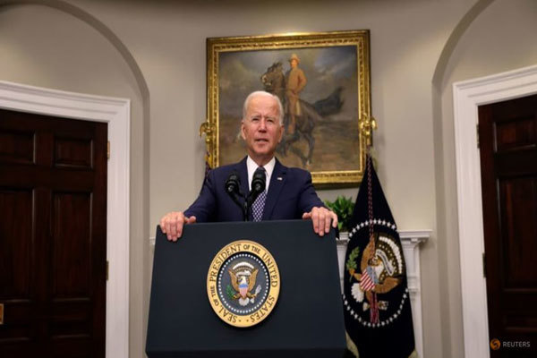 13 binh sĩ thiệt mạng, ông Biden tuyên bố truy lùng nhóm gây ra vụ đánh bom ở Kabul - Ảnh 1
