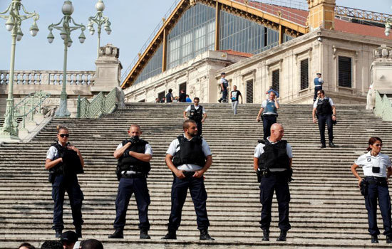 Cảnh sát Pháp tiêu diệt kẻ tấn công khủng bố bằng dao tại ga Saint-Charles - Ảnh 2