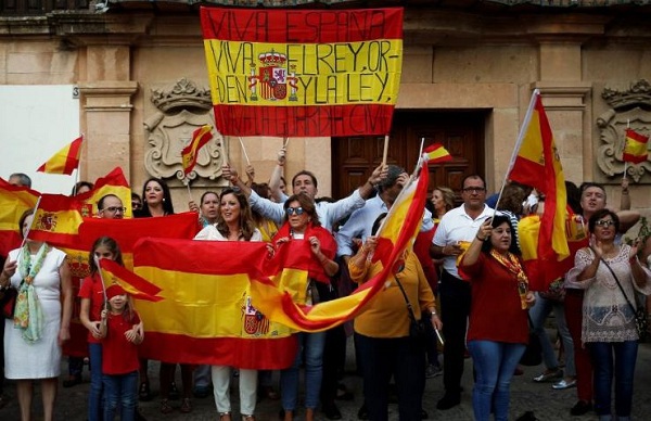 Thủ tướng Tây Ban Nha tuyên bố dùng quyền hiến định ngăn Catalonia độc lập - Ảnh 1