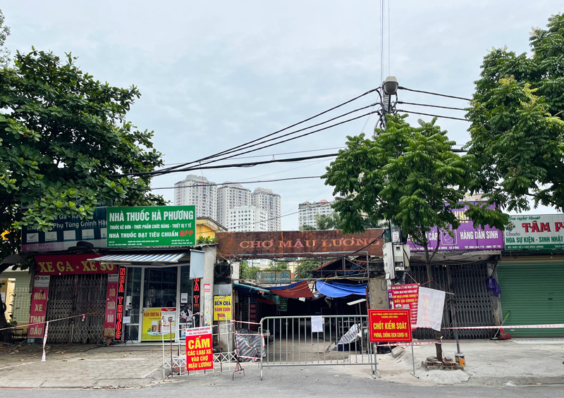 Hà Đông: Tạm dừng hoạt động chợ Mậu Lương do liên quan ca nhiễm Covid-19 - Ảnh 1