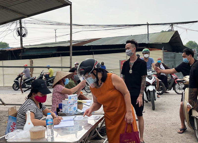 Hà Đông: Mở cửa hoạt động trở lại chợ nông sản Văn Quán - Ảnh 2