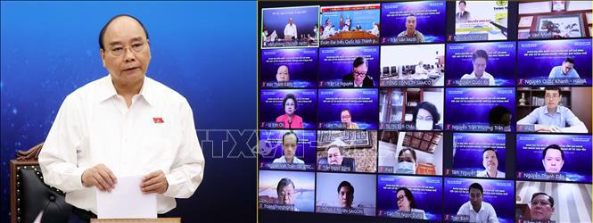Chủ tịch nước Nguyễn Xuân Phúc tiếp xúc cử tri doanh nghiệp TP Hồ Chí Minh - Ảnh 2