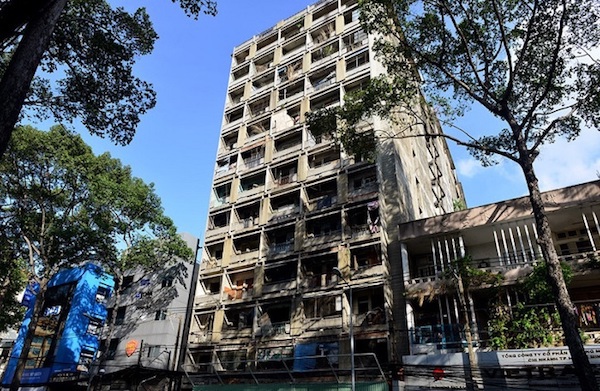 TP Hồ Chí Minh: Kiến nghị ủy quyền cho các quận, huyện và TP Thủ Đức làm thủ tục cải tạo chung cư cũ - Ảnh 1