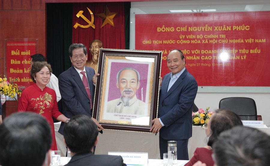 Chủ tịch nước Nguyễn Xuân Phúc thăm doanh nghiệp do người cao tuổi quản lý: Tiếp tục phát huy tinh thần tuổi cao chí càng cao - Ảnh 5