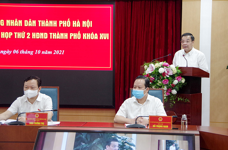 Chủ tịch UBND TP Hà Nội Chu Ngọc Anh trả lời cử tri về việc cho học sinh trở lại trường học - Ảnh 1