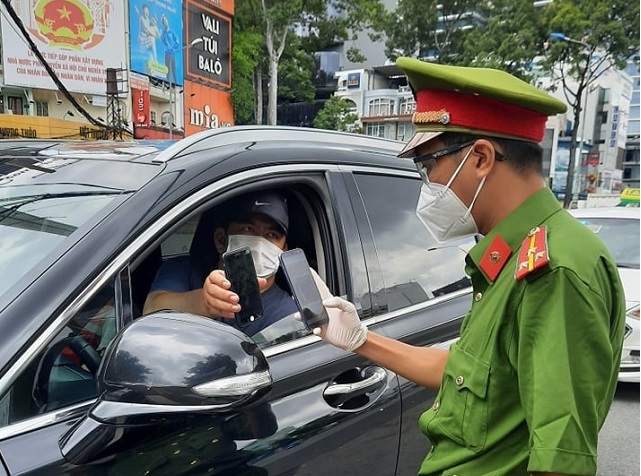 TP Hồ Chí Minh: Phát hiện 102 F0 lưu thông ngoài đường qua ứng dụng VN-EID - Ảnh 2