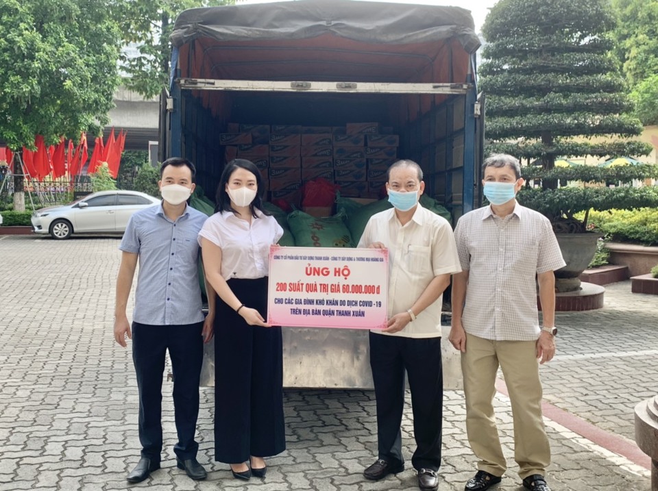 Quận Thanh Xuân: 200 suất quà hỗ trợ các hộ dân khó khăn do đại dịch - Ảnh 1