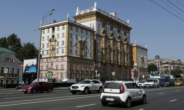 Căng thẳng về thị thực, Mỹ cảnh báo có thể dừng hoạt động Đại sứ quán tại Moscow - Ảnh 1