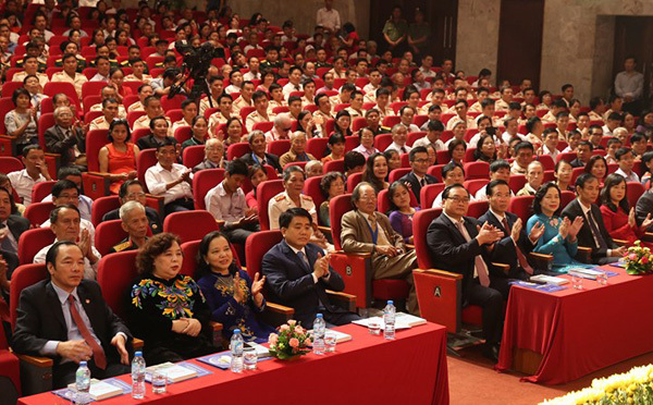 Chủ tịch Nguyễn Đức Chung: Những tấm gương người tốt - việc tốt góp phần làm Thủ đô thêm đẹp - Ảnh 2