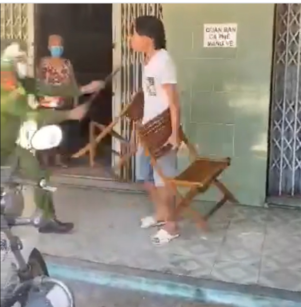 Đà Nẵng: Xử nghiêm người đàn ông tấn công công an khi bị nhắc nhở không đeo khẩu trang - Ảnh 1