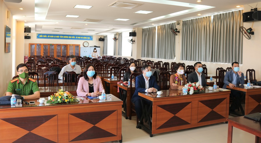 Gần 400 học sinh trường THCS Nghĩa Tân (quận Cầu Giấy) sôi nổi tham gia chuyên đề giáo dục pháp luật trực tuyến - Ảnh 2