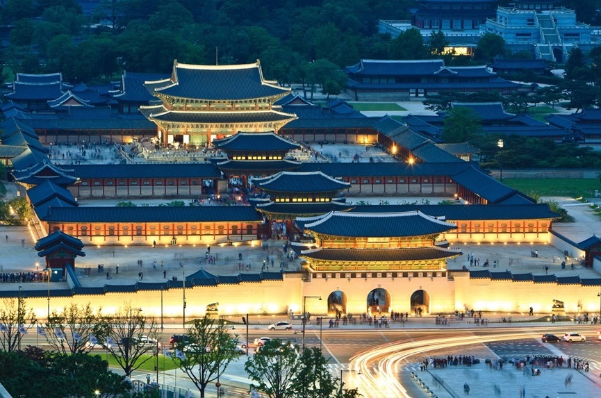 Khám phá 2 cung điện nổi tiếng nhất Hàn Quốc, Nhật Bản - Ảnh 1