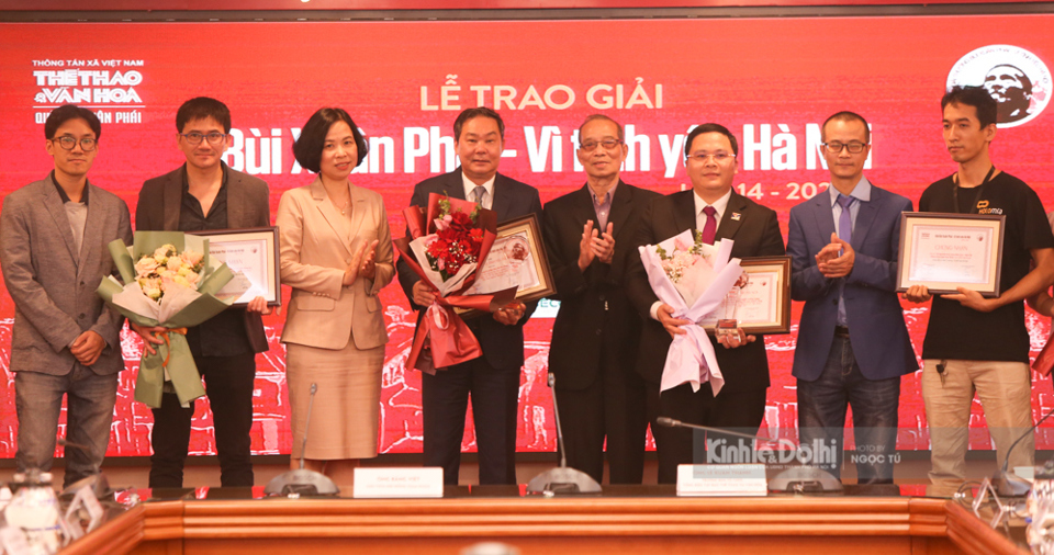Giải thưởng Lớn Vì tình yêu Hà Nội lần thứ 14 vinh danh nhạc sĩ Hồng Đăng - Ảnh 1