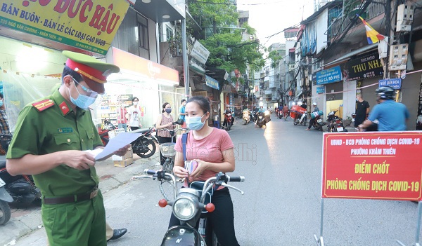 Quận Đống Đa: Hơn 20.000 người dân tại 2 phường Văn Chương, Văn Miếu nội bất xuất, ngoại bất nhập - Ảnh 2