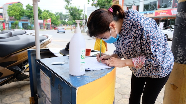 Huyện Mê Linh: Kiên quyết đóng cửa cơ sở kinh doanh không tuân thủ quy định phòng dịch - Ảnh 3