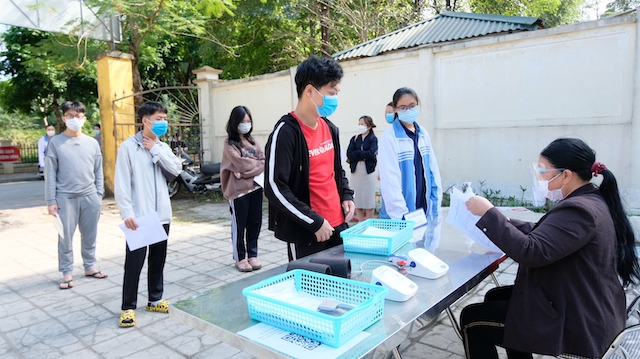 Huyện Sóc Sơn tổ chức tiêm vaccine phòng Covid-19 cho trẻ từ 15 đến 17 tuổi - Ảnh 1