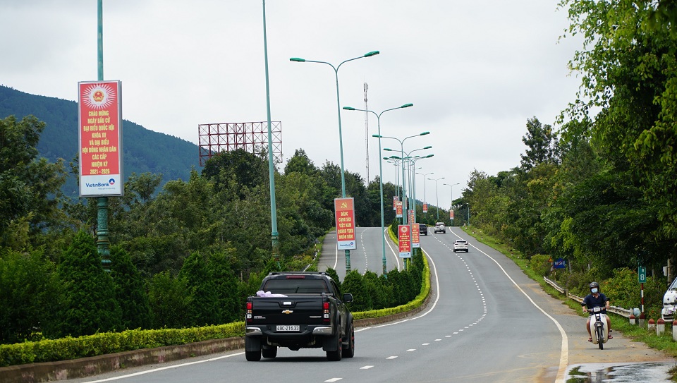 Lâm Đồng: Nhiều vi phạm về an toàn giao thông trên tuyến cao tốc Liên Khương - Prenn - Ảnh 6