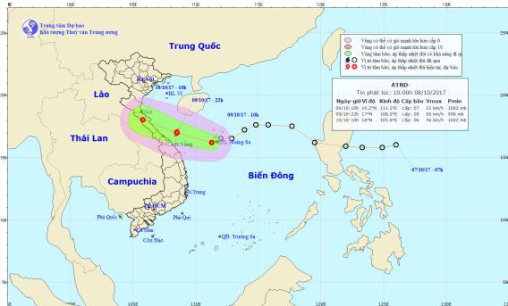 Khẩn trương kêu gọi tàu thuyền vào nơi trú tránh áp thấp nhiệt đới - Ảnh 1